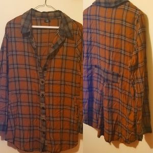 Long sleeve plaid top